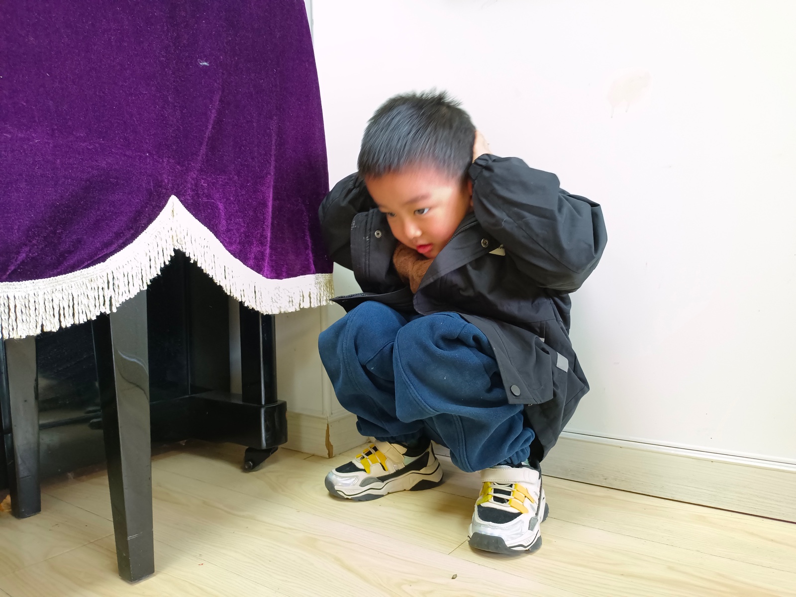 小班幼儿进行安全演练.jpg