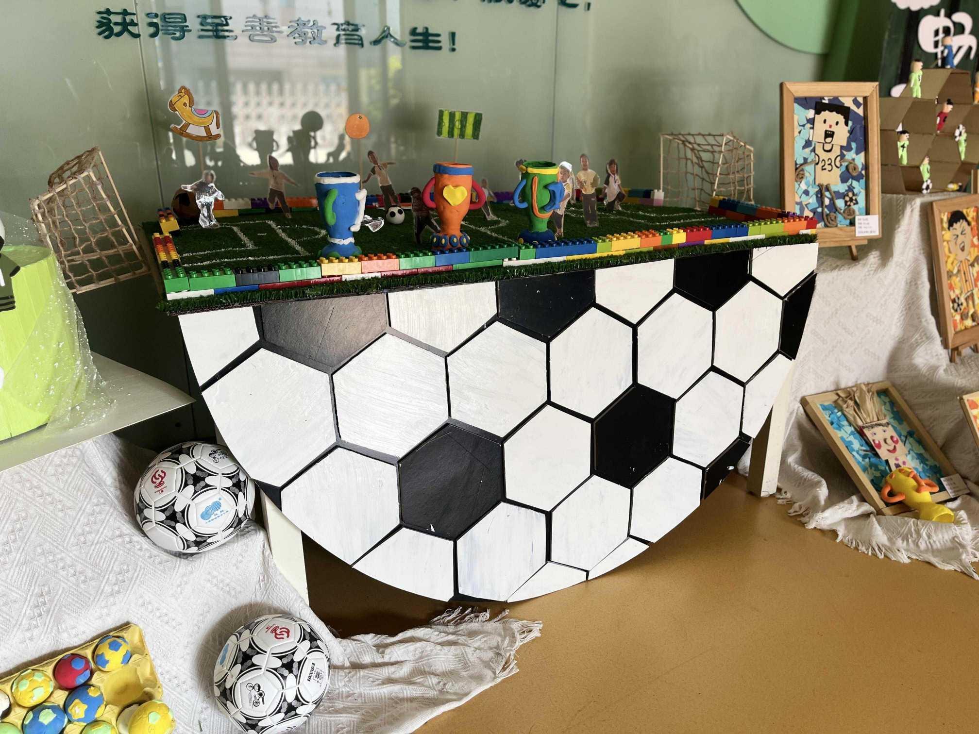 足球文化氛围布置及幼儿作品_html_mf20dd28.jpg