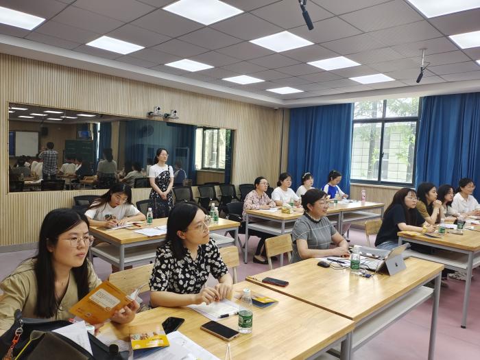 【梁晓燕名师工作室】送教促交流，研讨共成长——教学研讨之中桥中学站_html_600620ed.jpg