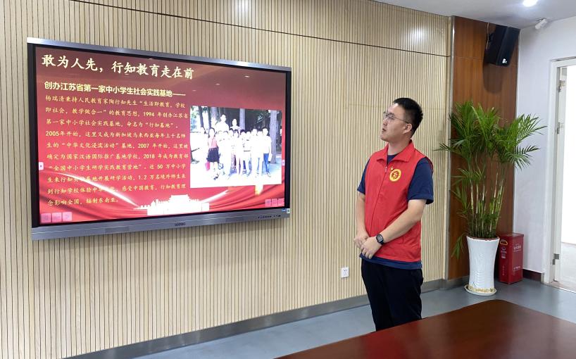 9月30日杨瑞清同志先进事迹学习座谈会(1)_html_mb9c342f.jpg