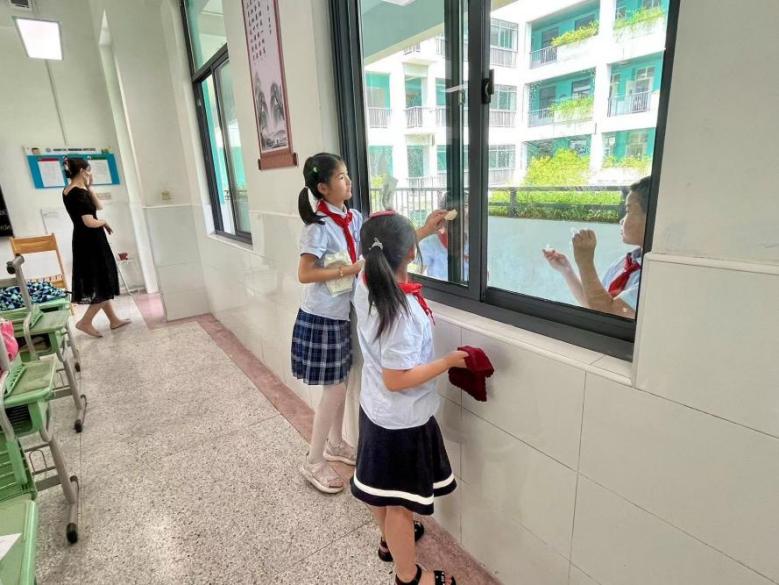 【正学丁三·德育】“践行劳动精神，共创美丽校园”_html_m4ac9c002.jpg