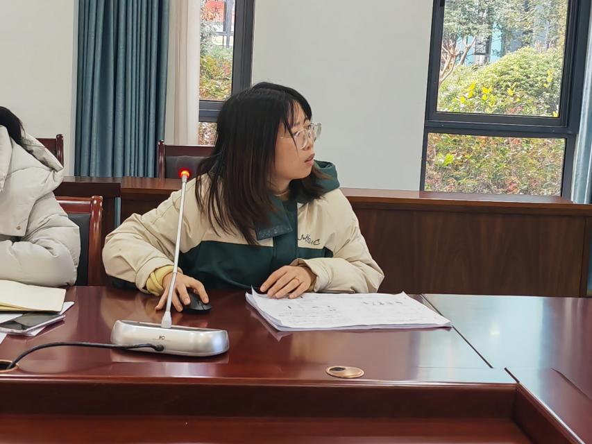 1.14数学期末质量分析会侧记(1)_html_53a60fc0.jpg