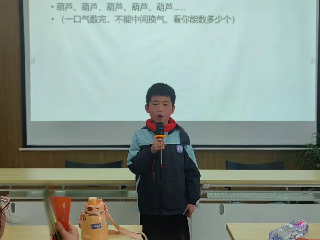 【正学丁三·德育】解锁新体验，探秘栖霞区融媒体中心_html_m1d340b99.jpg