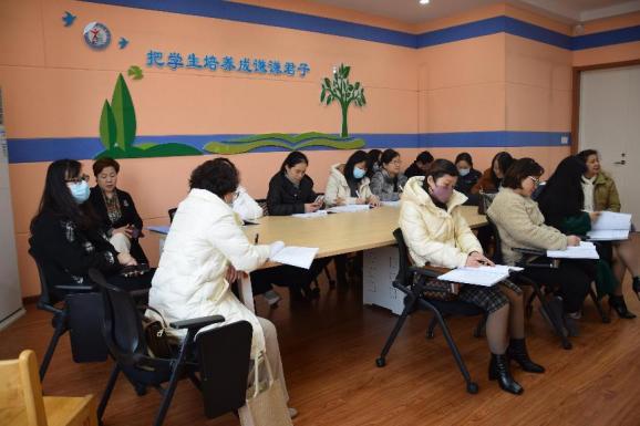 2.25栖霞区三月份中小学督学例会_html_53342083.jpg