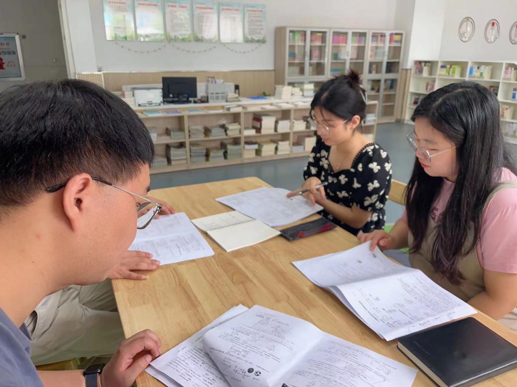6.26数学期末质量分析会侧记_html_m792420ec.jpg