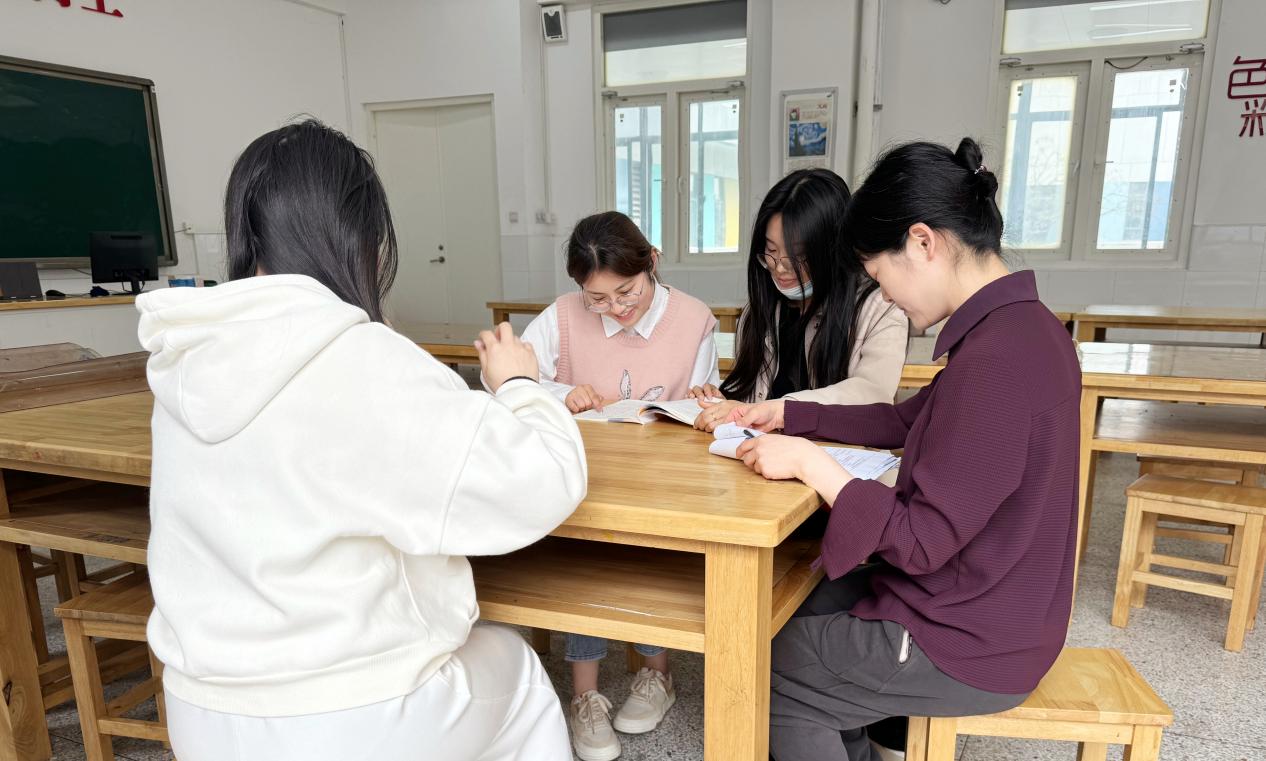 【正学丁三·教学】有效备课 高效教学——南京市丁家庄第三小学综合组集体备课_html_ffd4879.jpg