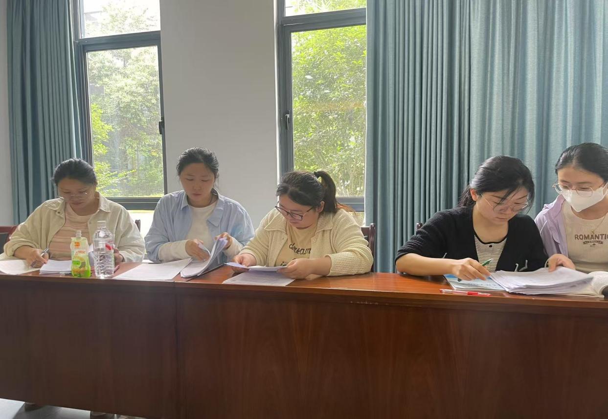 【正学丁三·教学】“深耕细作夯基础,精雕细琢促提升”——南京市丁家庄第三小学语文组第七次集体备课活动记录_html_2a2613b2.jpg