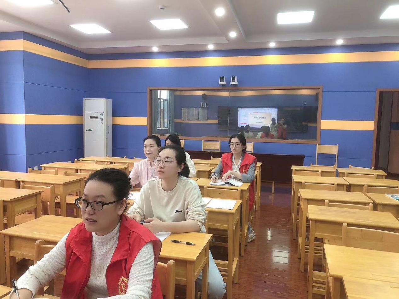 【正学丁三】深入研读新教材，践行教学新理念 ——丁家庄第三小学英语组理论学习报道(1)_html_m26741c2e.jpg