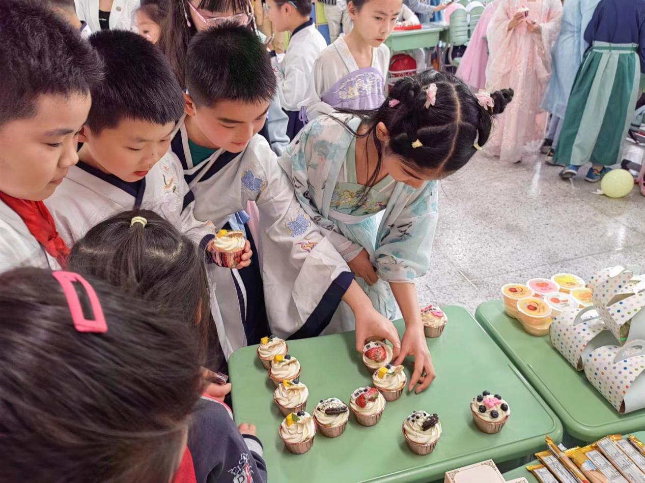 正学丁三•德育】颂千古诗词 扬爱国情怀(1)_html_m4164eb52.jpg