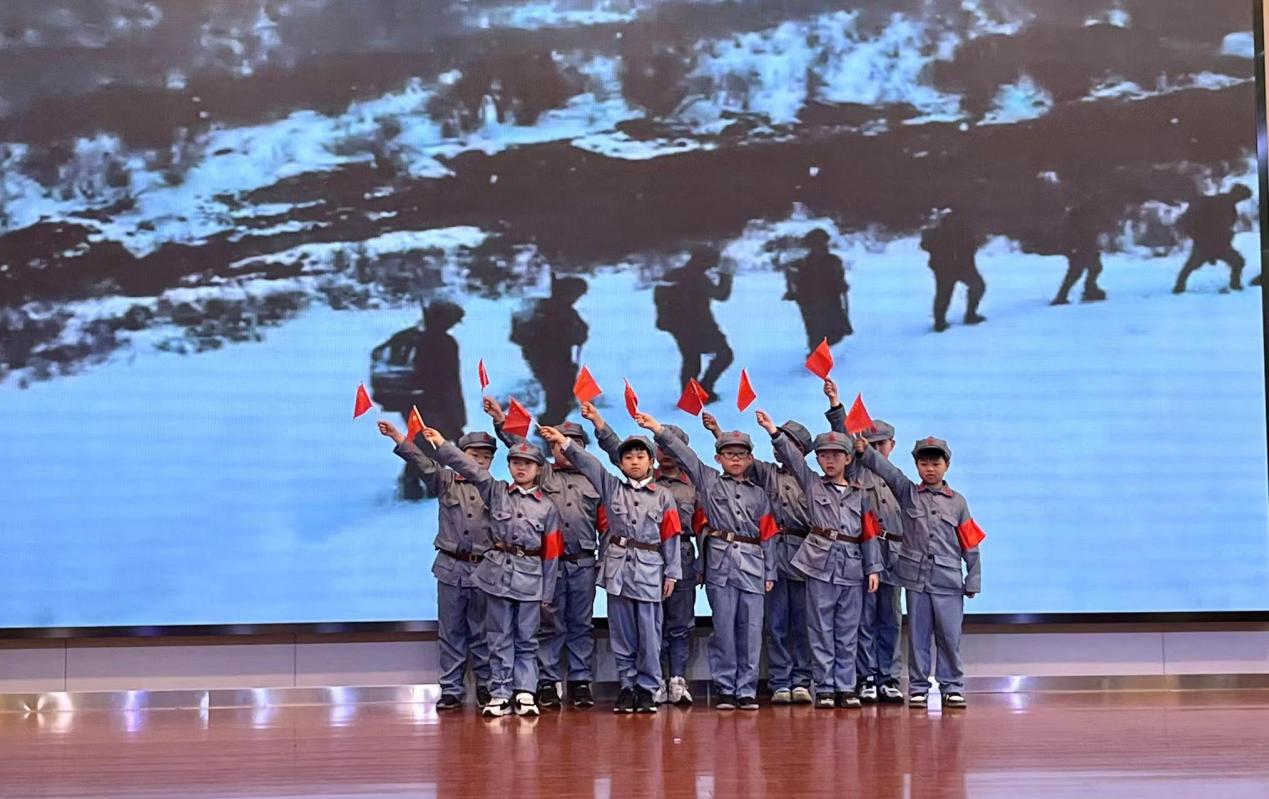 正学丁三•德育】颂千古诗词 扬爱国情怀(1)_html_m442ee171.jpg