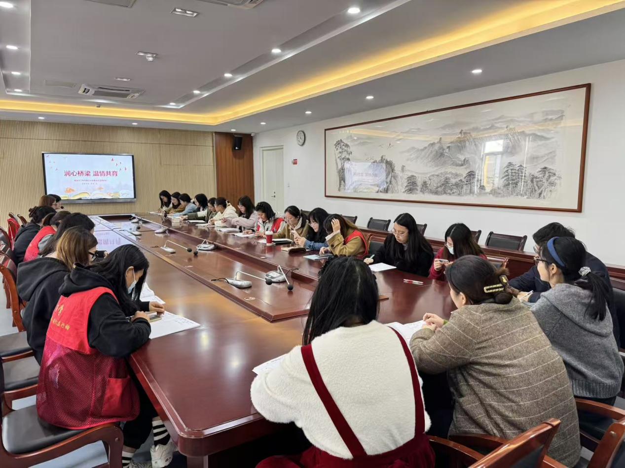 润心桥梁 温情共育(1)_html_m32d32648.jpg