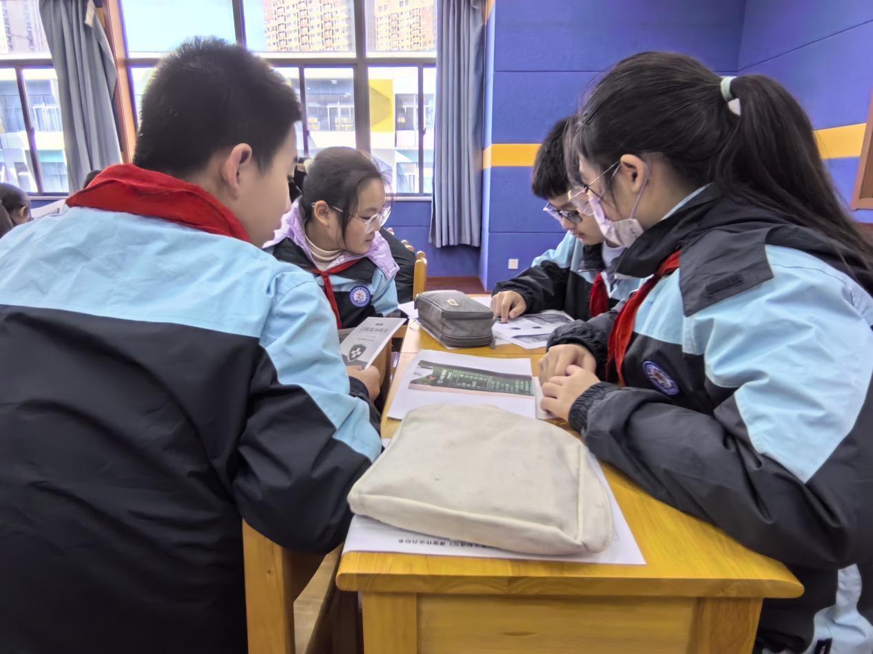 11.26数学组第十三周教研活动侧记_html_4af50098.jpg