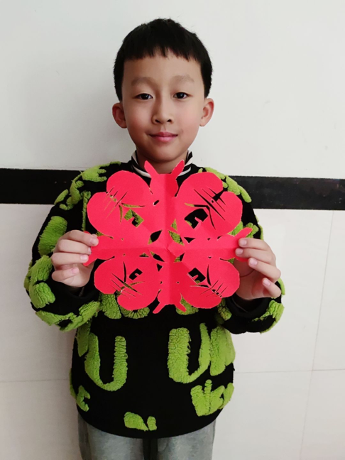 正学丁三】妙手剪“兔”花，欢笑_html_639a7c57.png