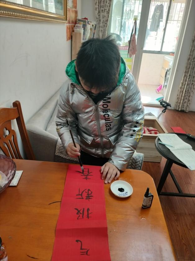正学丁三】喜迎新春，福满校园—_html_m3361493a.jpg