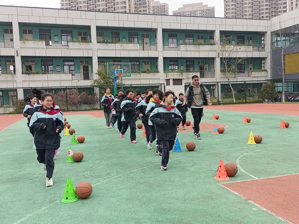 体育组赛课_html_560f015.jpg