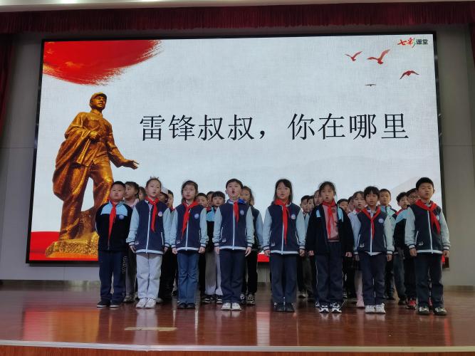 诵华美篇章 展书香校园(1)_html_1d5311e0.jpg