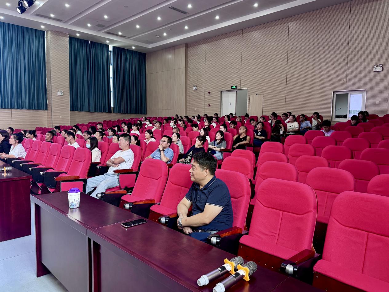 【正学丁三•德育】做成长型父母，为孩子成长赋能——家长学校专题讲座_html_654b2976.jpg