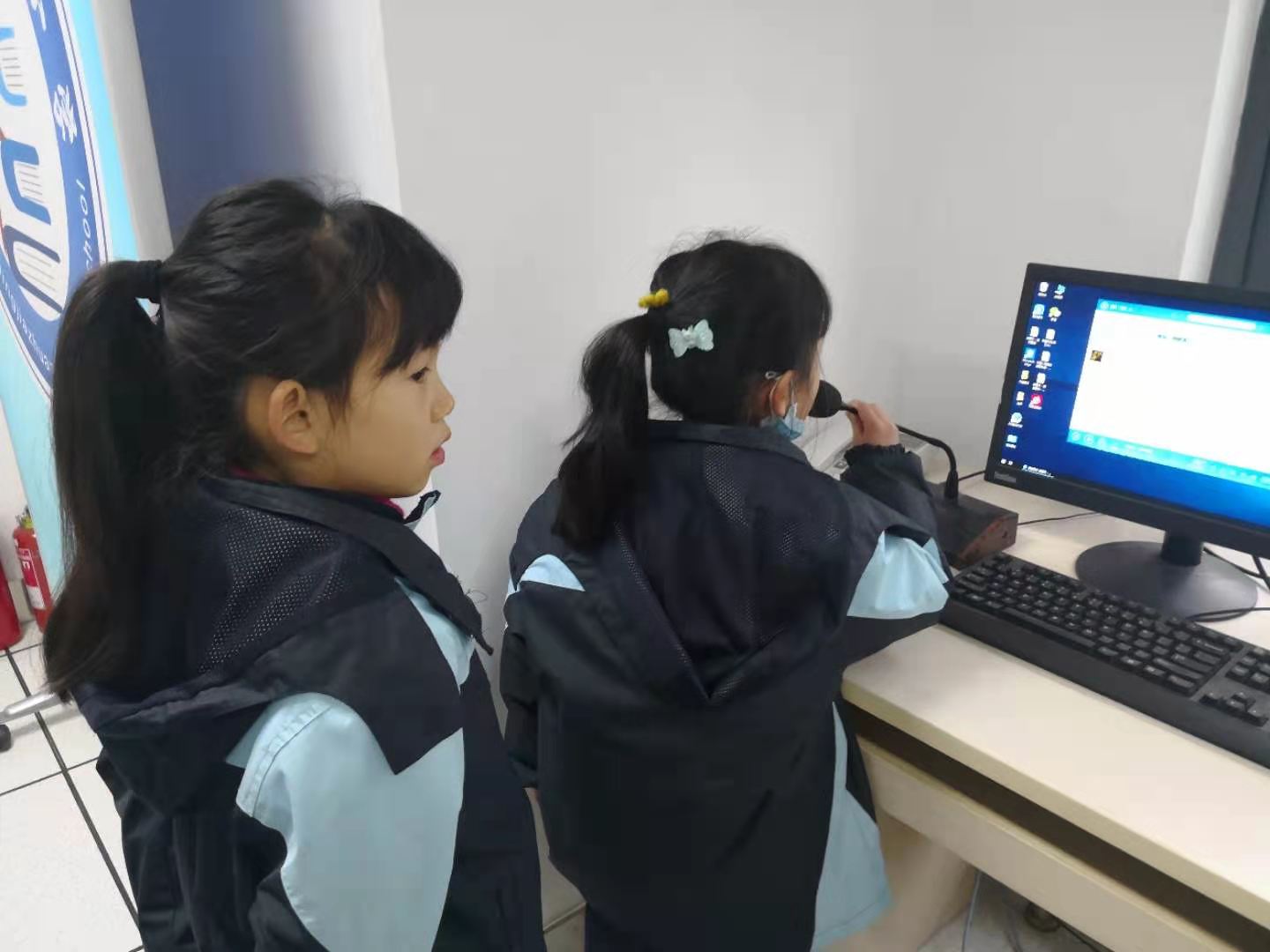 第二周孙晓雨升旗报道  讲究个人卫生，养成良好习惯_html_62dda207.jpg