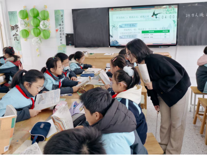 251212活动报道+【正学丁三·教科研】跨学科融合绽芳华 教科研赋能育新苗——丁家庄第三小学开展校本教科研专项展示活动254.png 251212活动报道+【正学丁三·教科研】跨学科融合绽芳华 教科研赋能育新苗——丁家庄第三小学开展校本教科研专项展示活动254.png