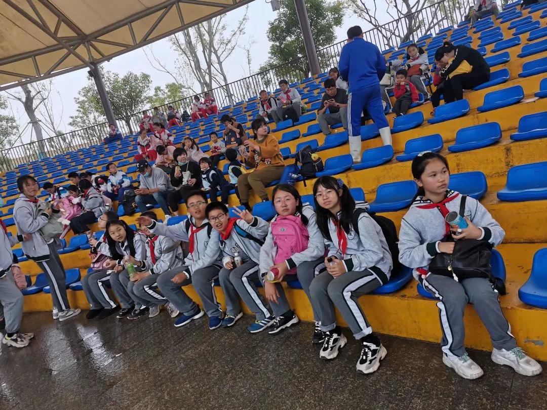 3、亲近自然，陶冶情操.jpg