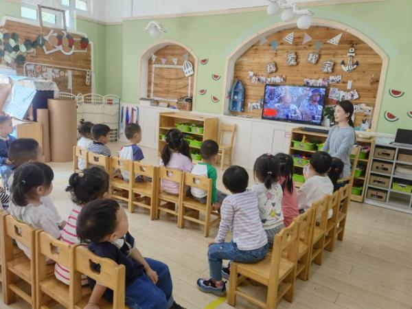 (生命迈幼·校园新闻) 国庆嘉年华 萌趣正当时_html_da4ab0d.jpg