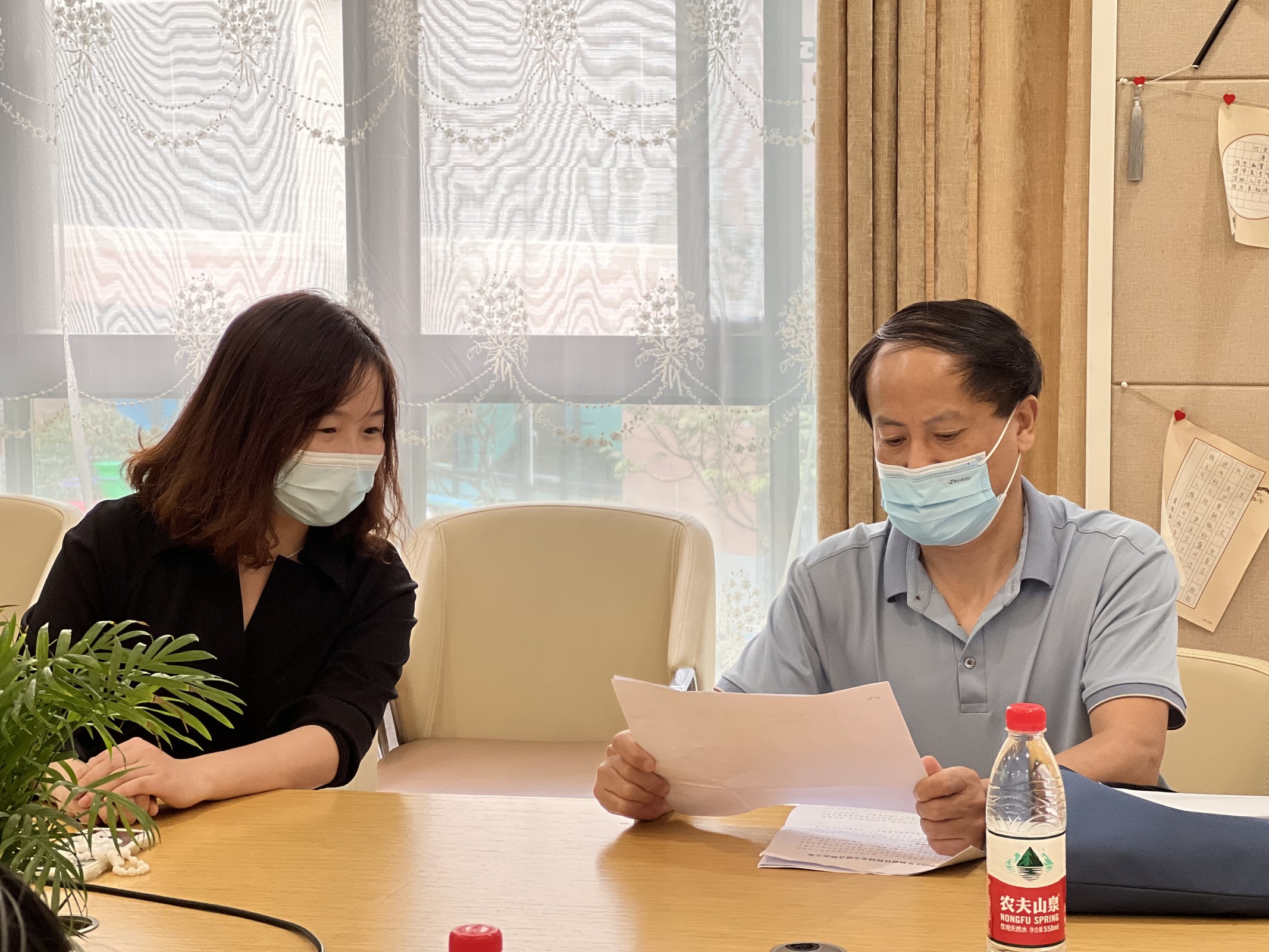 （生命迈幼.安全第一）迎联合检查 促安全防范 ——记迈幼一园迎栖霞区校园安全联合检查(1)_html_2b75a0b3.jpg
