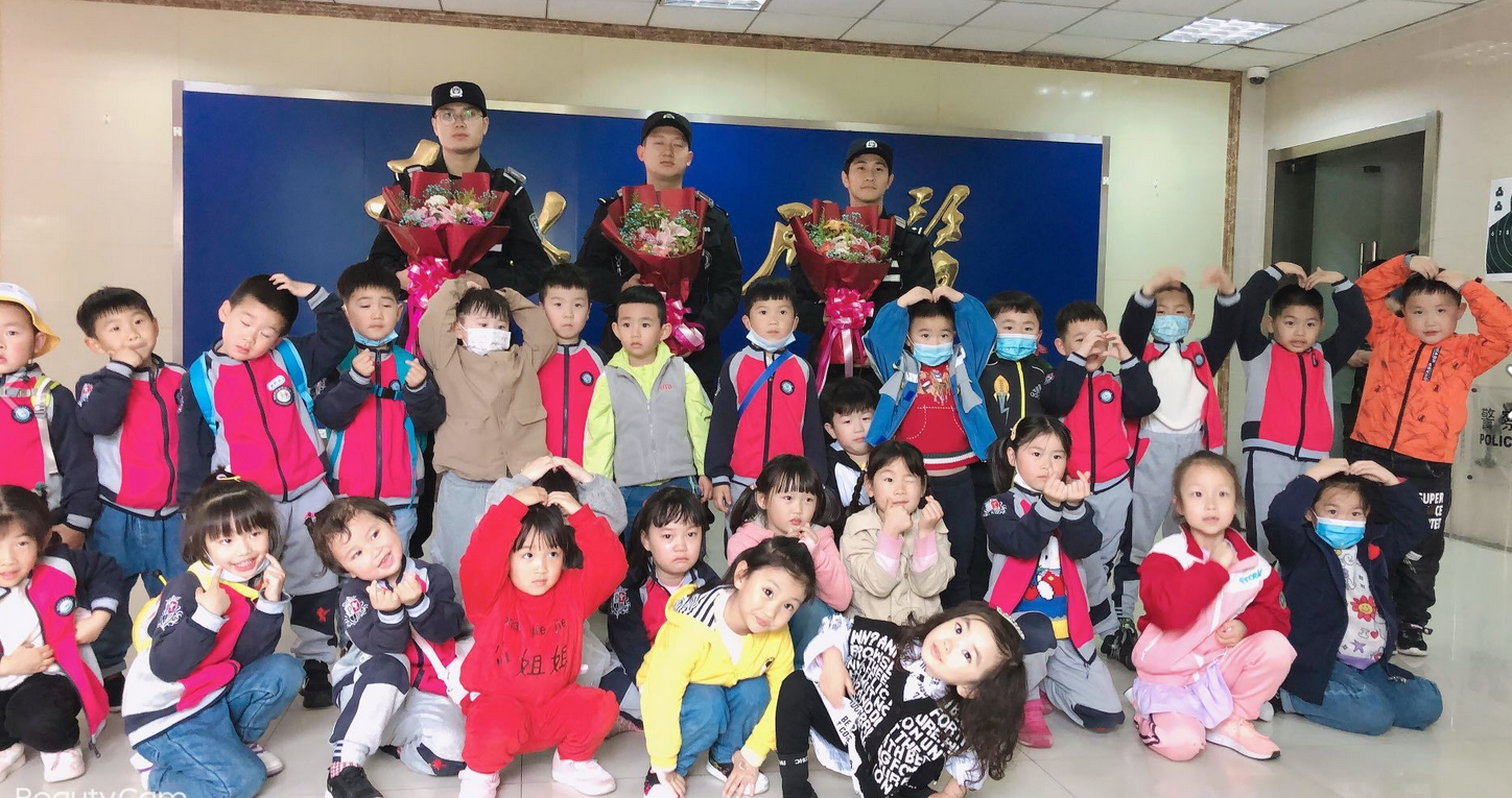 2021.4.22 刘莲 走进特警队，感受特警风采_html_1bb1141f.png