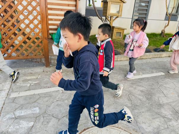 4.9消防演练新闻稿_html_3478864f.jpg