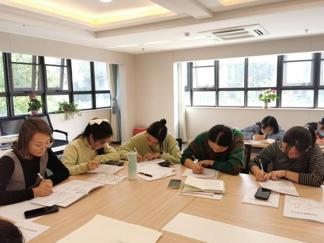以赛促教，“技”展风采——迈幼嘉誉山分园教师技能技巧大赛_html_51a5b8ec.jpg