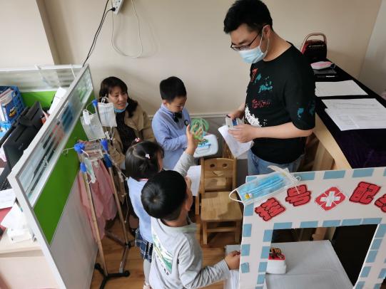 中班组家长开放日新闻稿 孙语潇_html_21aa19a1.jpg