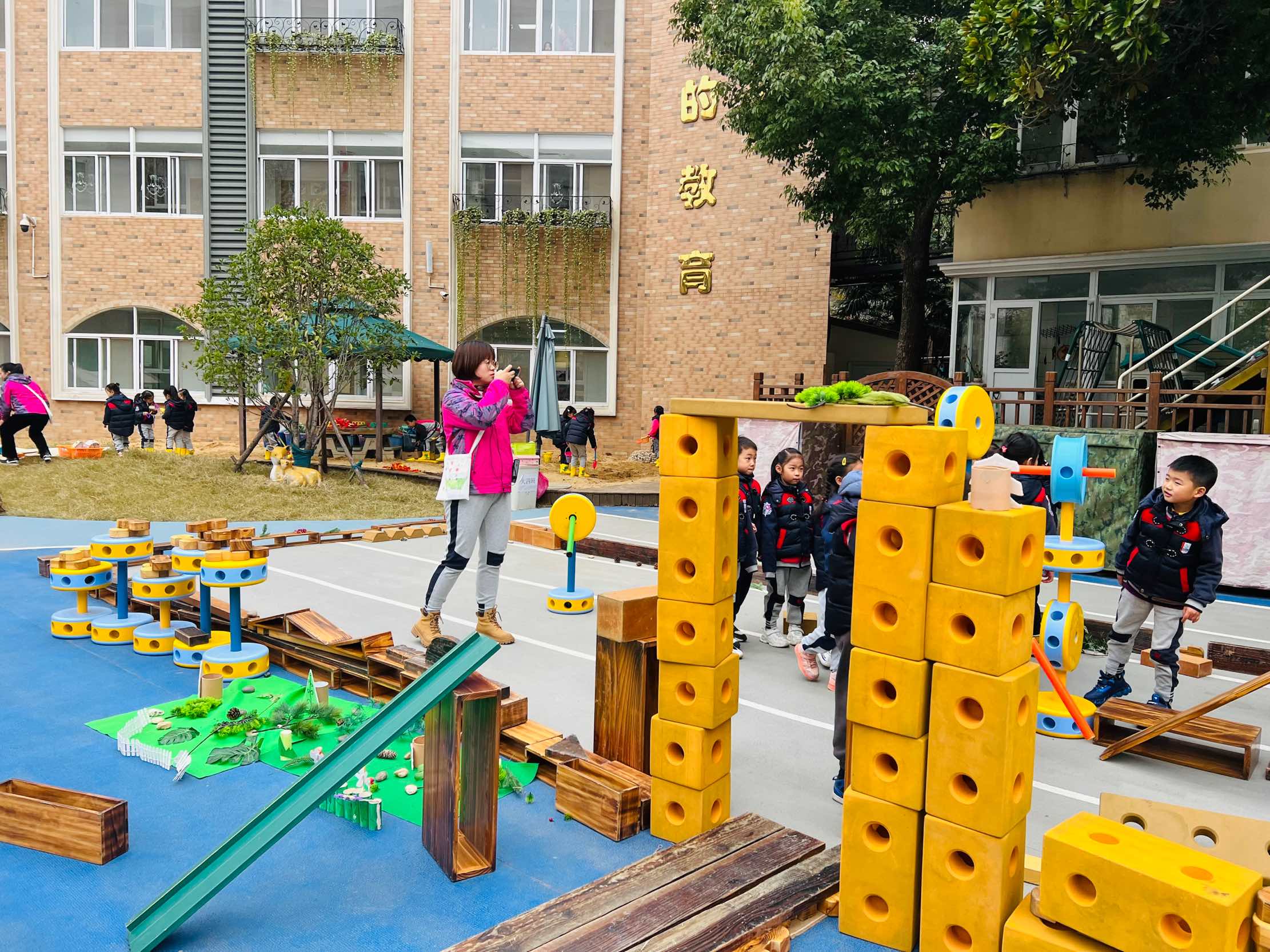迈皋桥幼儿园迎接省课程游戏化专项视导(1)(1)(1)_html_m7058a8ac.jpg