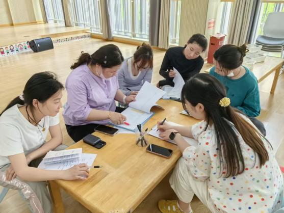 2025.5.6李文欣【生命迈幼 教育科研】从情境到思维 数学活动互动策略研磨——记迈幼数学教研_html_m2f8e9925.jpg