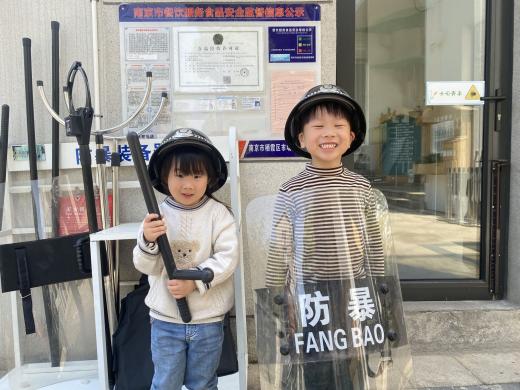 【生命迈幼·校园新闻】萌娃齐上阵，劳动不止步_html_45928d97.jpg