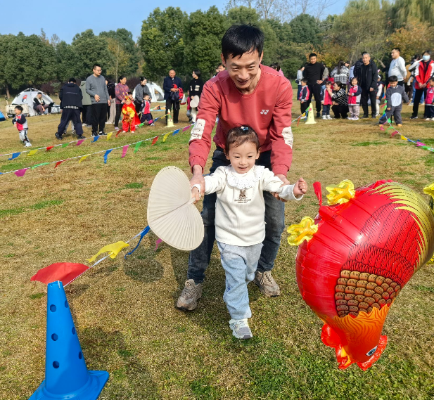 绘本节 亲子运动会 新闻稿 _html_m1ca31cae.png