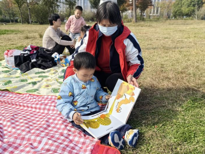 绘本节 亲子运动会 新闻稿 _html_124991c8.jpg