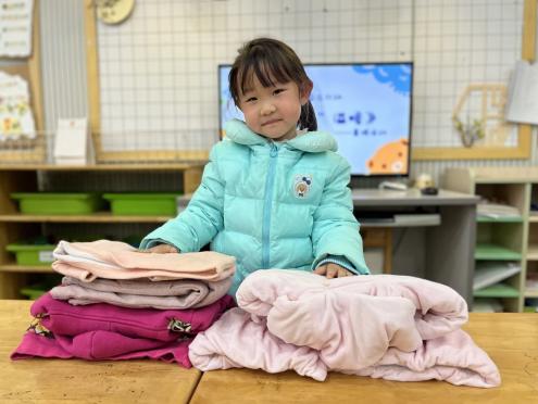 衣“旧”暖人心-迈幼一园爱心捐赠-夏菡(1)_html_m51873750.jpg