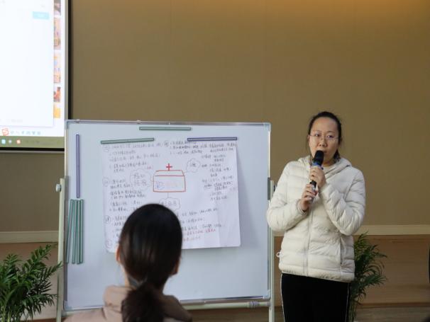 【生命迈幼·校园新闻】聚焦创造性游戏 研以共学促成长_html_ma2e9578.jpg
