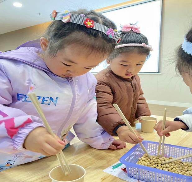 8.【生命迈幼&middot;卫生保健】生活小能手 自理我最棒--幼儿自理能力评比_html_11ca3aa4.jpg