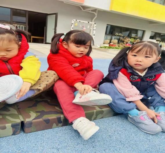 8.【生命迈幼&middot;卫生保健】生活小能手 自理我最棒--幼儿自理能力评比_html_3f17dc7d.jpg