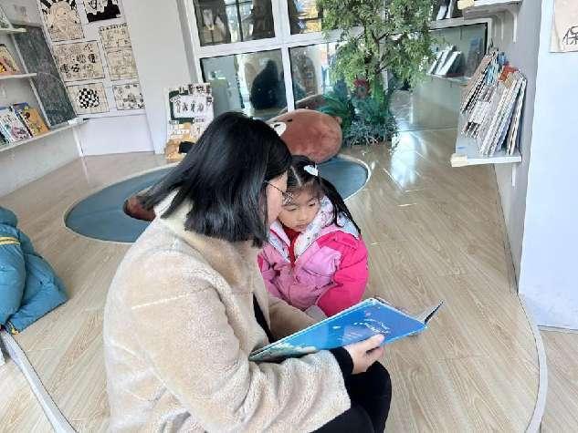 【生命迈幼 相伴互助】家园同心  育见未来-迈幼三园家长互助团暨大班亲子共读、阅读漂流活动_html_2512ebf0.jpg