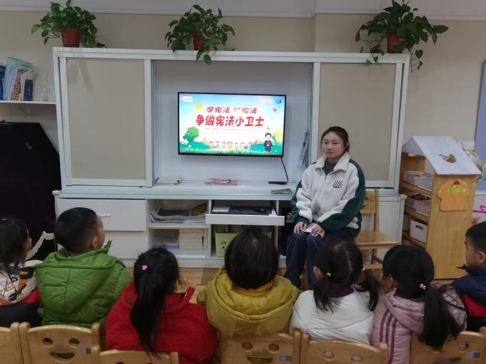 2023.12.15迈幼三园宪法活动报道_html_m3815a6f3.jpg