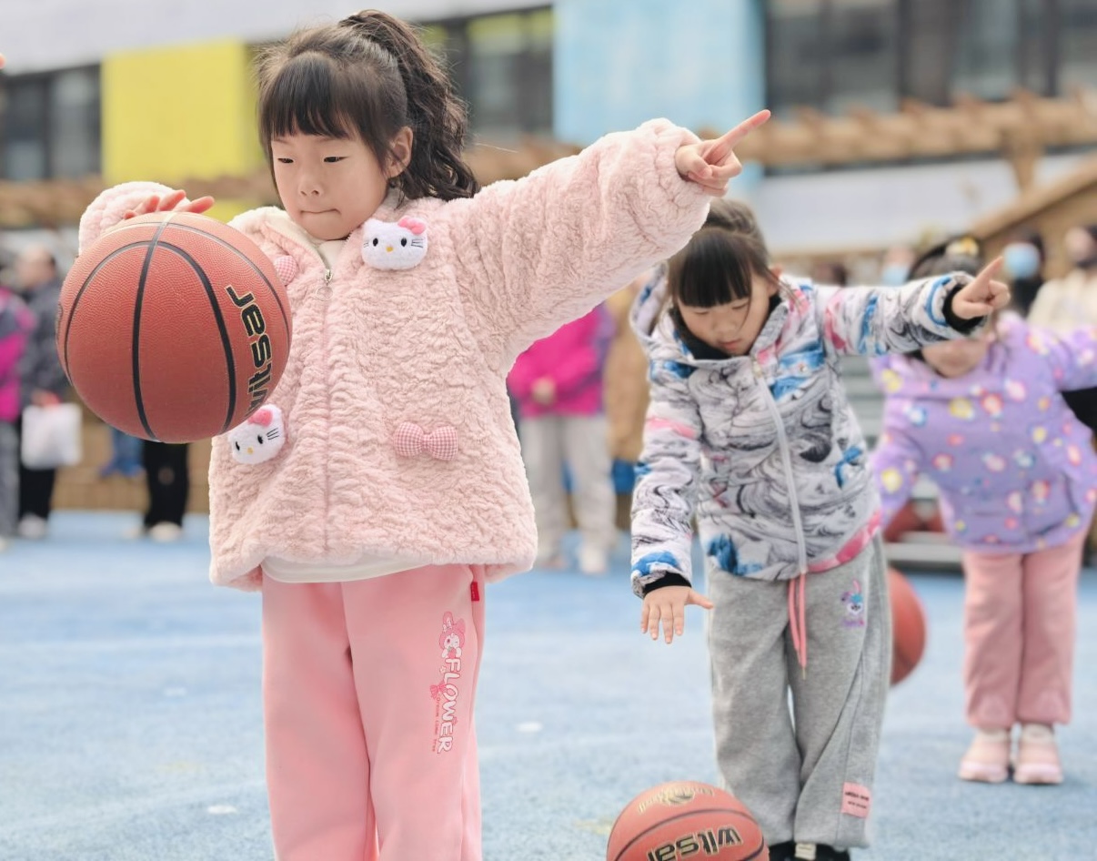 定稿【生命迈幼·教学动态】以爱为桥 见证绽放——记迈幼嘉誉山分园家长半日开放活动_html_2ad069f3.jpg