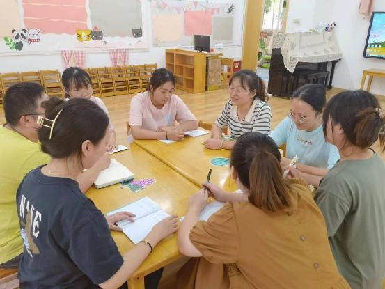 【年级组动态】祥和园区“大手拉小手，我们共成长”——大班年级组活动_html_3094caea.jpg
