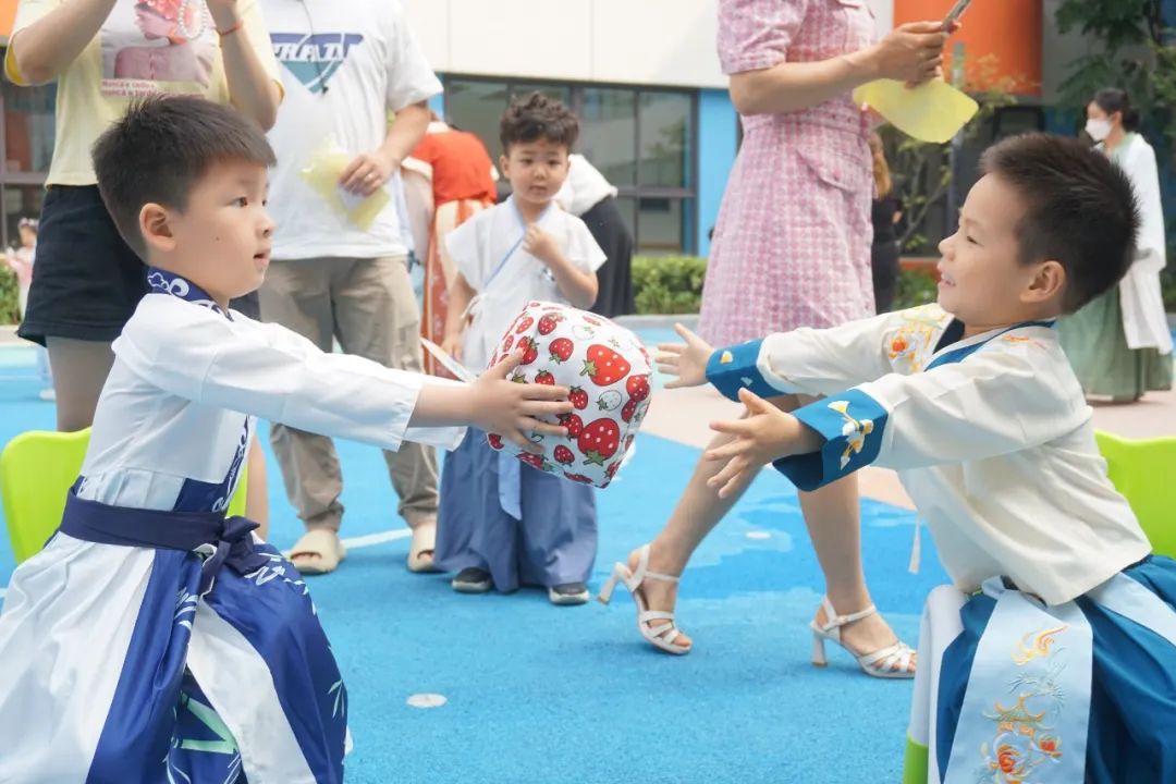 20230601 【生活燕幼·园区动态】燕鸣苑分园：乐享民俗 欢庆六一 ——亲子游园会活动_html_58cce680.jpg