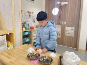 20241231【生活燕幼·园区动态】燕鸣苑分园：“寻年记，集五福”——庆祝元旦系列活动_html_m164d1917.jpg