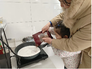 20250103【生活燕幼·园区动态】“节气食光里，共育润童行”——舌尖上的节气之小寒_html_m3d3d6905.png