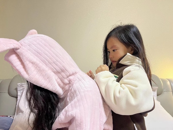 20240308【生活燕幼·园区动态】新城分园：阳春三月，感恩有你——三八妇女节活动_html_m3ab4b180.jpg