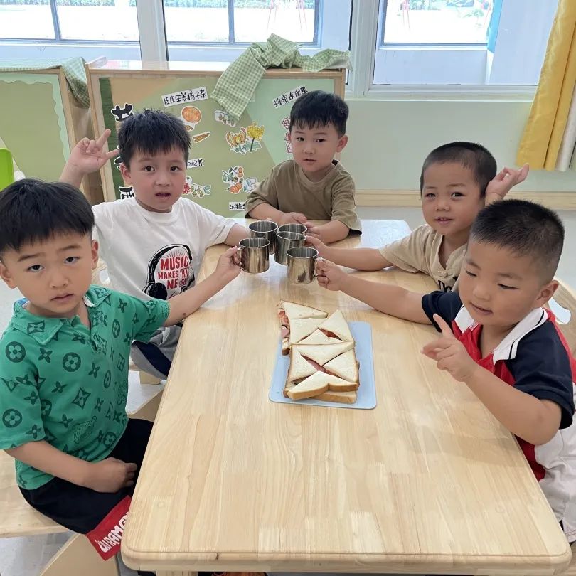 20230614【生活燕幼·园区动态】燕鸣苑分园：“童”月的我们——记“小桃子”集体生日会_html_4068251c.jpg