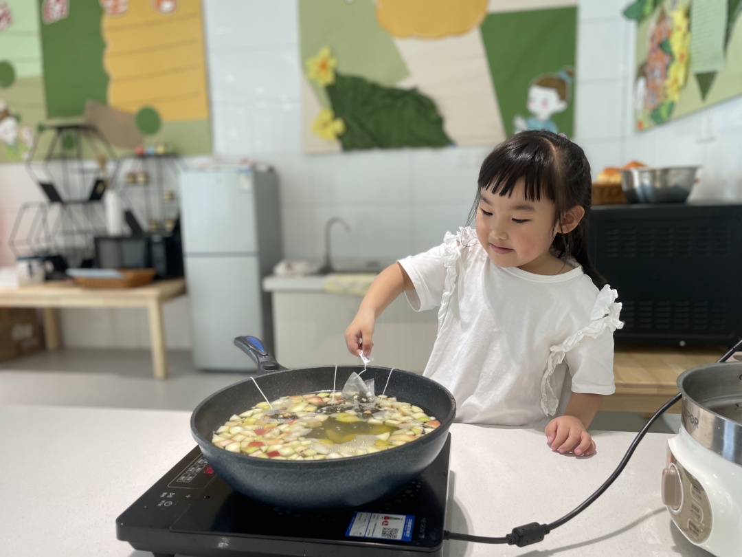 20230606【生活燕幼·园区动态】燕鸣苑分园：风吹麦浪 蝉鸣夏忙——舌尖上的节气之芒种_html_m270e3245.jpg