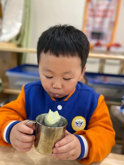 20240305 【生活燕幼·园区动态】燕鸣苑分园：微雨众卉新，一雷惊蛰始——记中三班惊蛰节气美食活动_html_m45d90e04.jpg